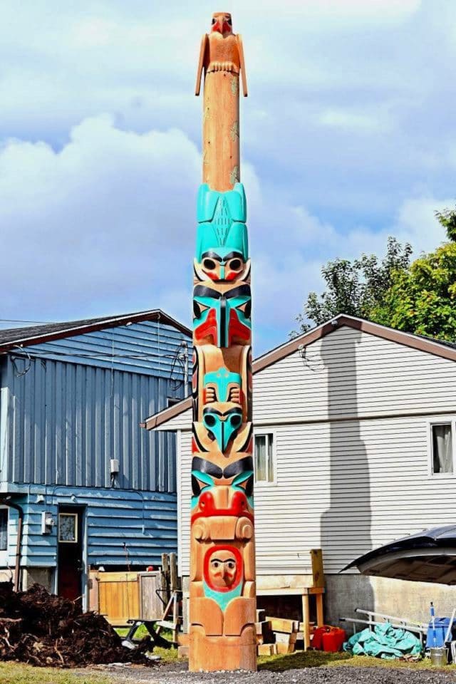 Totem pole photo source